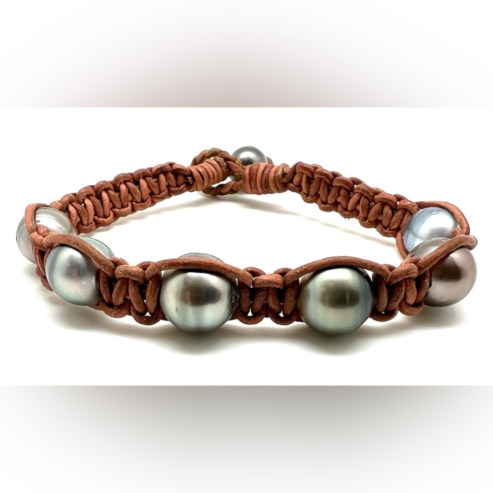 NWT Leather and Tahitian Pearl Bracelet